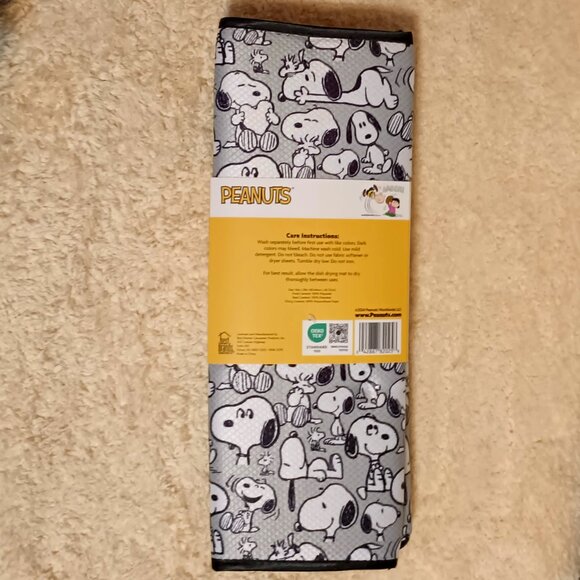 NWT ~ 2 Pack of Peanuts Snoopy World's Famous Beagle Microfiber Dish Drying Mats - Picture 4 of 6